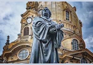Pomnik Marcina Lutra w pobliżu kościoła Frauenkirche w Dreźnie